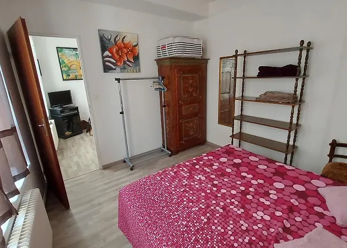 20 Rue Chatel Apartament